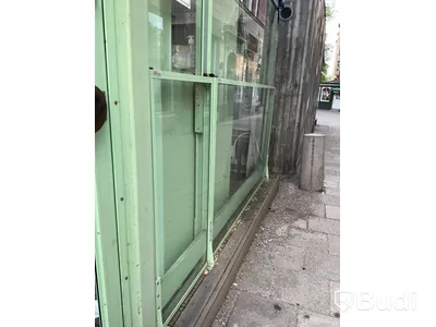 Orangeri uterum märke Svalson. Gediget byggt för tidigare restaurangverksamhet