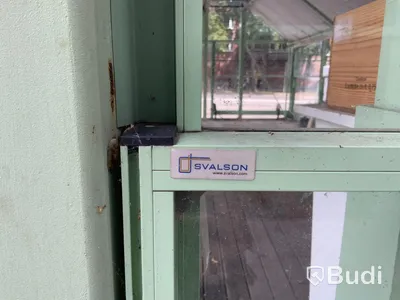 Orangeri uterum märke Svalson. Gediget byggt för tidigare restaurangverksamhet
