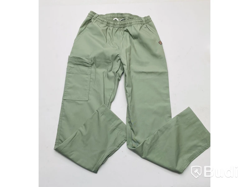 10 st SCRUBS SET unisex ljus olivgrön, 2 stl S och 8 stl M, NYTELLO bussarong och byxa, totalt ord. pris ca: 12000 kr
