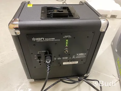 Mobil högtalare med mikrofoningåg ION Tailgater och Apple 30-pin docka