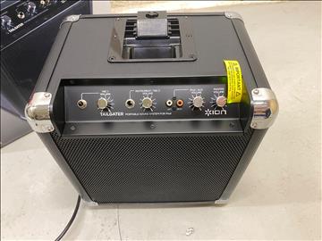 Mobil högtalare med mikrofoningång ION Tailgater och Apple 30-pin docka ink mic