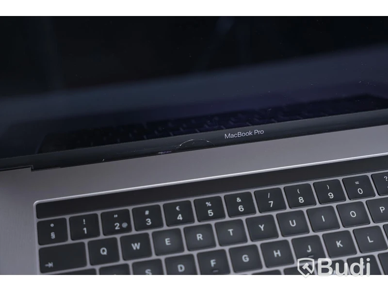 Macbook Pro 2019 (OBS! har spricka)