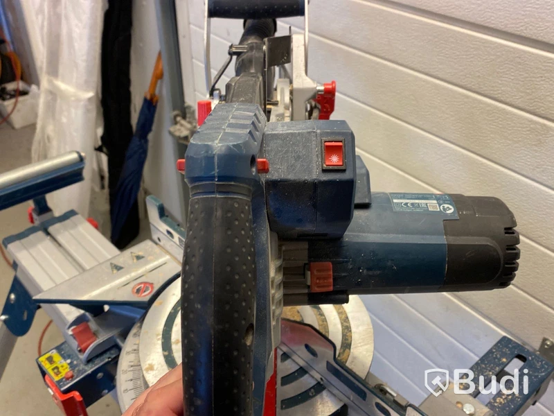 Kap- & gersåg med stativ, Bosch.