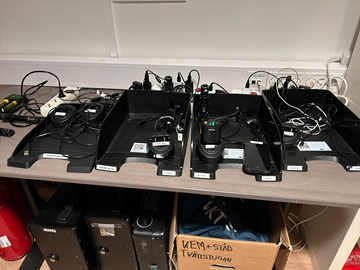 Övriga radio/ komradio med laddare ca 15 st