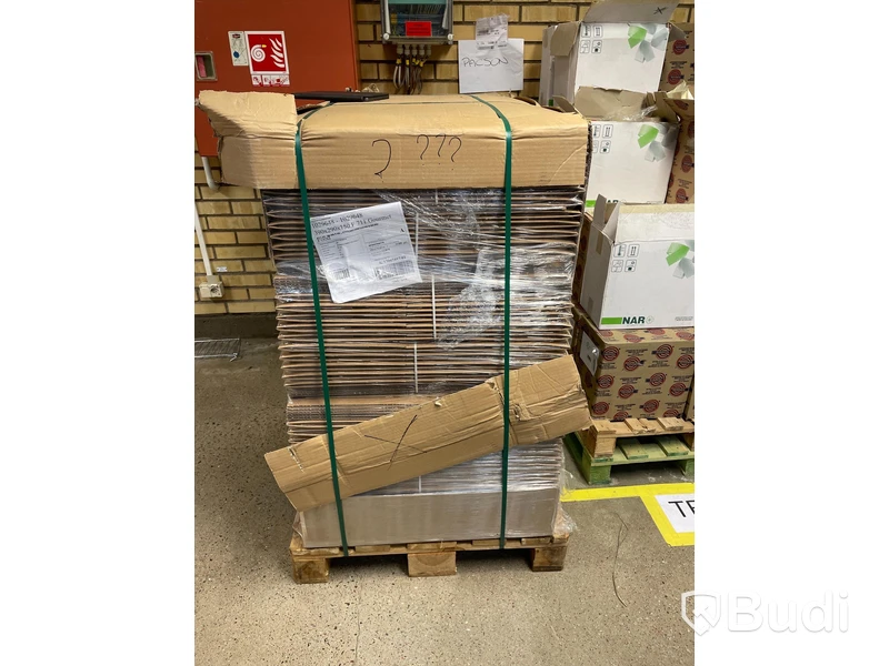 Pall med 280 st kartonger 390x290x150
