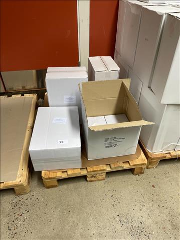 3st kartonger med Handstretchfilm 450x 0,020x 300M transparent samt 2000 zippåsar