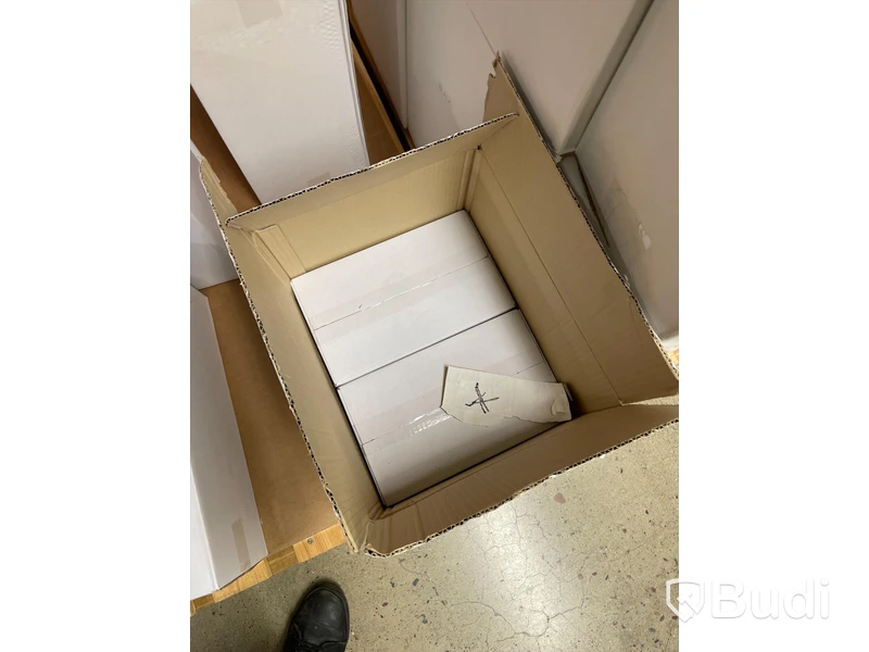 3st kartonger med Handstretchfilm 450x 0,020x 300M transparent samt 2000 zippåsar