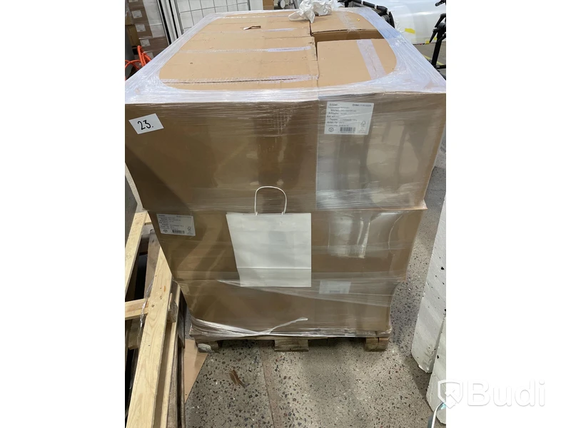 Pall med 4500 vita papperspåsar 240plus100x320