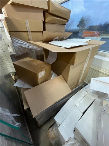 Ca 7st kartonger vita papperskassar 460plus140x500