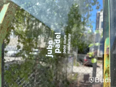 Padel - 3 st nya glassektioner för Padelbana. Jubo Padel - 2020