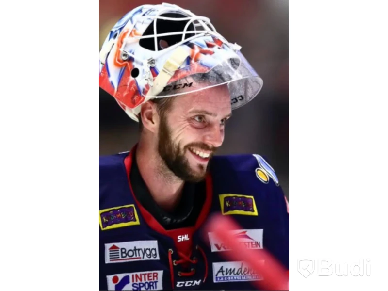 Jonas ”Monstret” Gustavsson - Ishockeyspelare