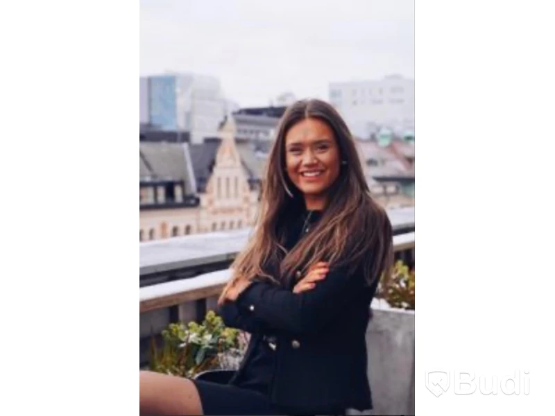 Sara Schumertl - Fotbollsspelare
