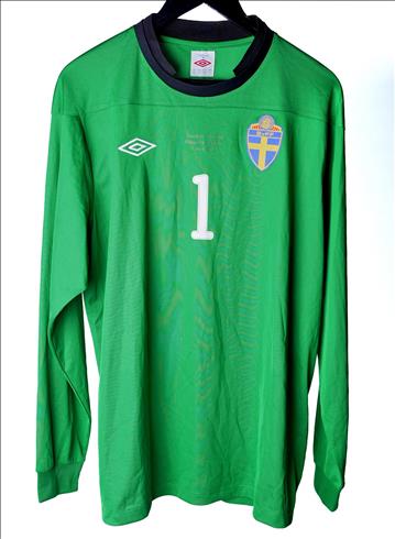 Signerad Sverige-matchtröja - Andreas Isaksson