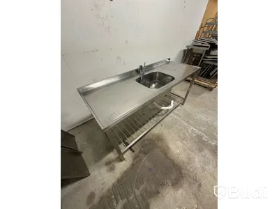 Rostfri bänk med ho och blandare Nova meta (OBS trasig blandare - se bild)