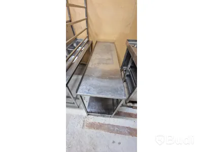 Rostfri bänk