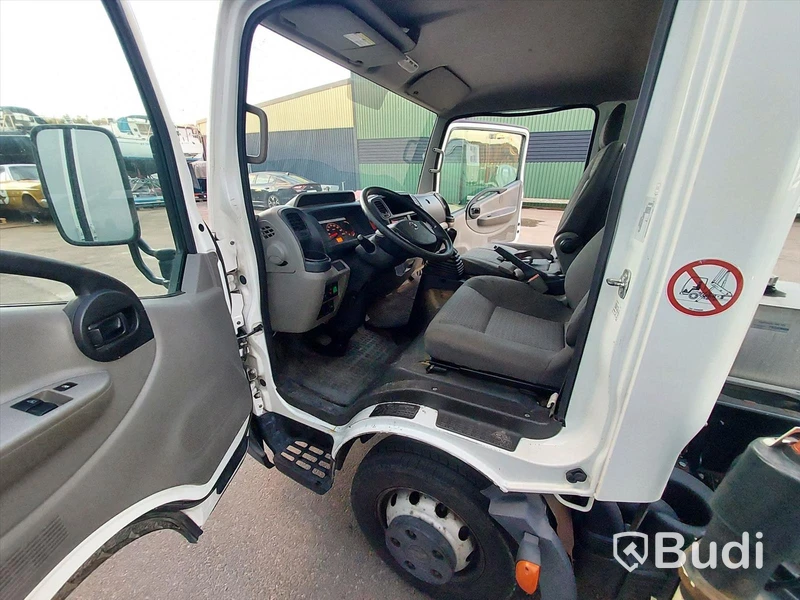 Nissan Cabstar skylift