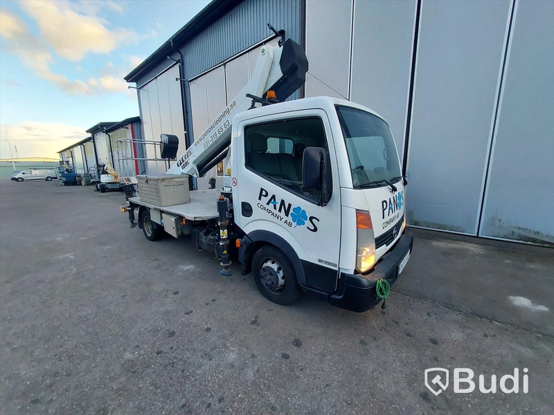 Nissan Cabstar skylift