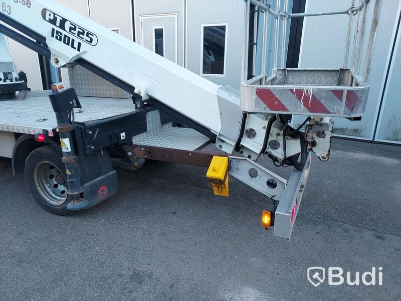 Nissan Cabstar skylift