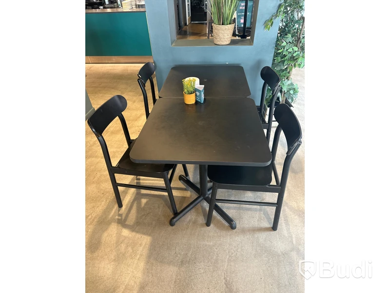 2 st. Cafébord samt 4 st. Stolar