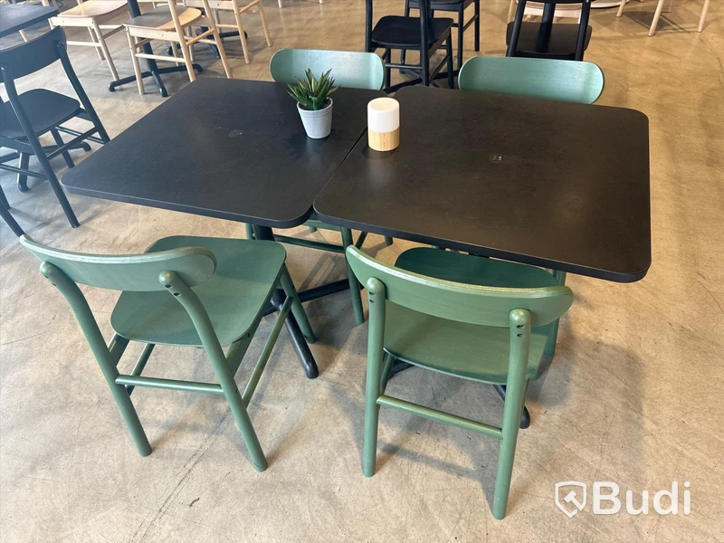 2 st. Cafébord samt 4 st. Stolar
