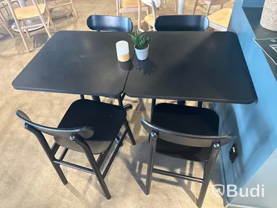 2 st. Cafébord samt 4 st. Stolar