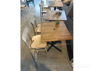 2 st. Cafébord, 2 st. Stolar, taklampa samt soffa