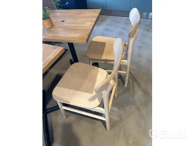 2 st. Cafébord, 2 st. Stolar, taklampa samt soffa