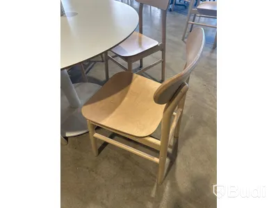 Runt matbord samt 5 st. Stolar