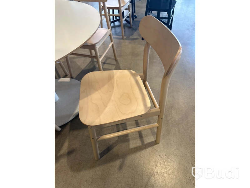 Runt matbord samt 5 st. Stolar