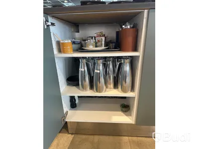 Serveringsskåp/disk med innehåll 185x102x100 cm