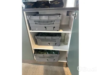 Serveringsskåp/disk med innehåll 185x102x100 cm