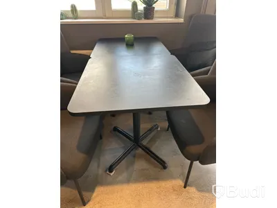 4 st. Fåtöljer samt 2 st. cafébord