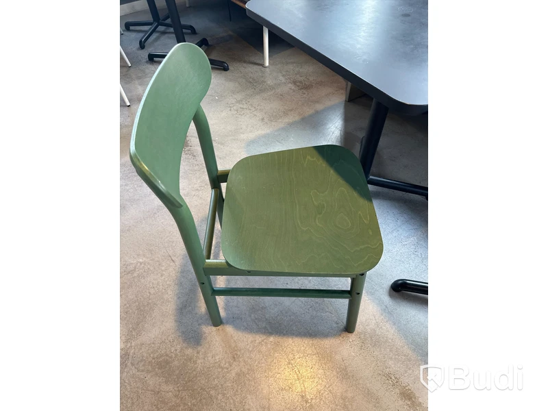2 st cafébord, stol samt sittbänk med kuddar