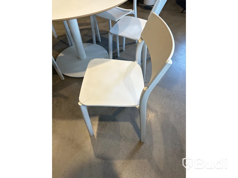 Runt matbord samt 6 st. Stolar