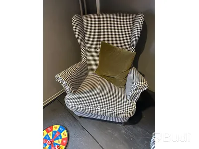 2 st. Fåtöljer samt litet bord