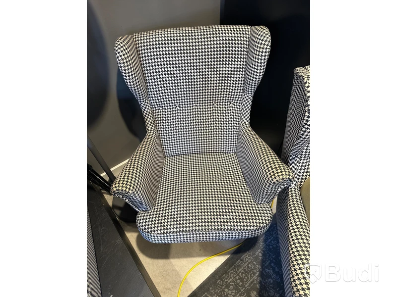 2 st. Fåtöljer samt golvlampa