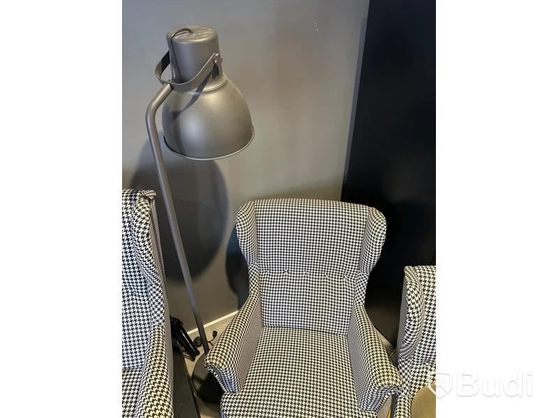 2 st. Fåtöljer samt golvlampa