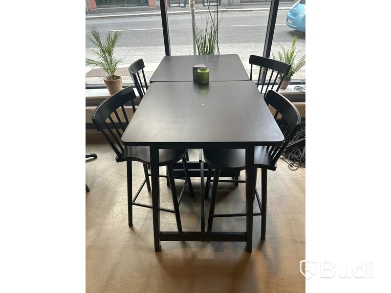 2 st. Höga cafébord samt 4 st. Stolar