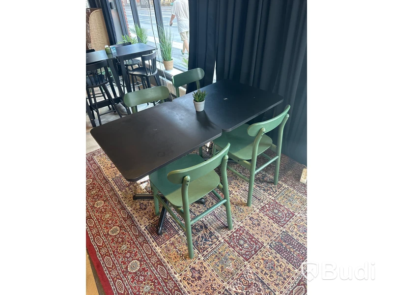 2 st. Cafébord samt 4 st. Stolar