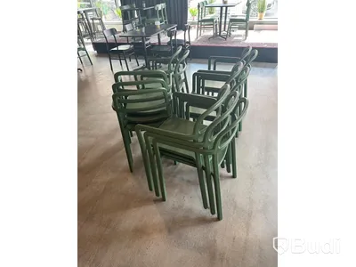 12 st. gröna staplingsbara stolar