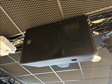 2 st. aktiva högtalare - Yamaha DHR 15 