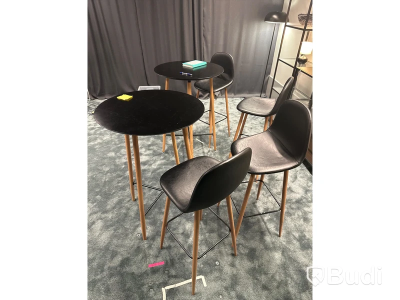 2 st. Höga bord samt 4 st. Barstolar