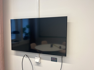 Tv-skärm 44 tum 