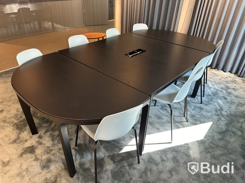 konferensbord och 8 st stolar