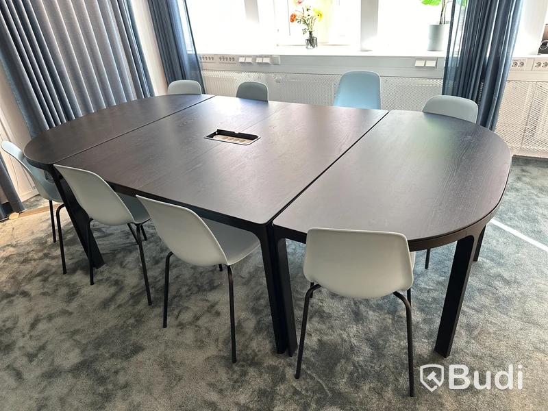 konferensbord och 8 st stolar