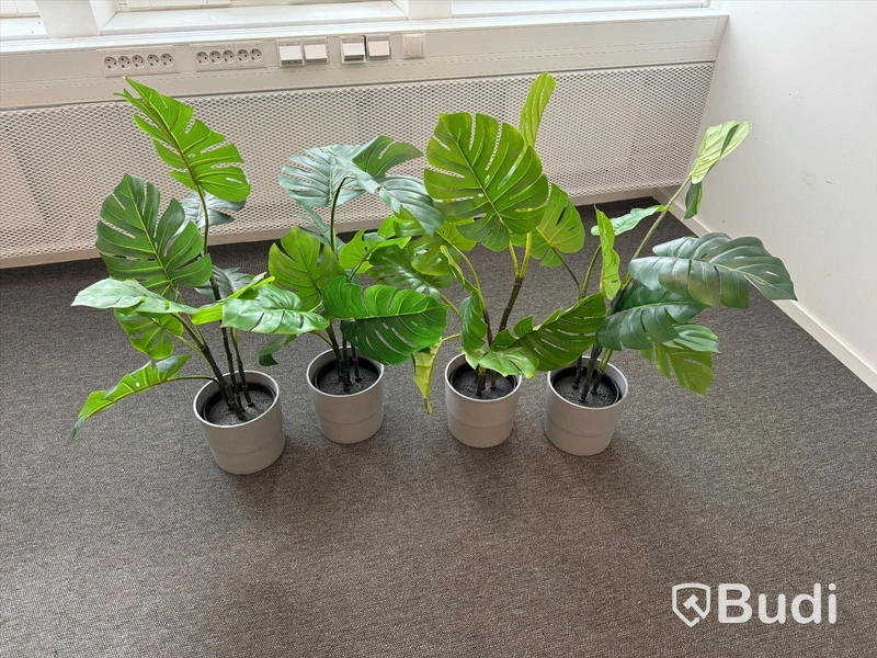 4 st. plastblommor i kruka