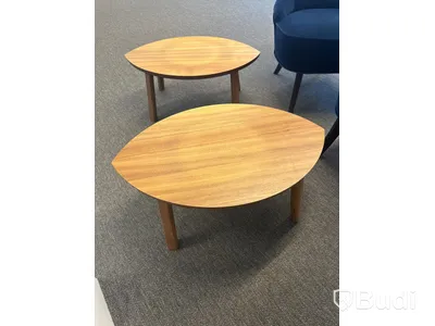 2 st. Fåtöljer samt 2 st. Små bord
