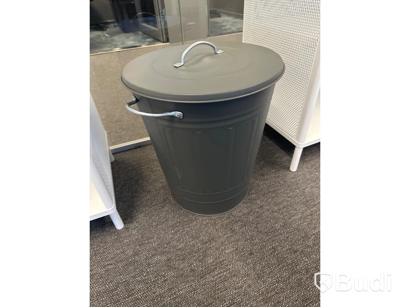 2 st. Hyllor i metall samt sopkorg 121x45x133 cm