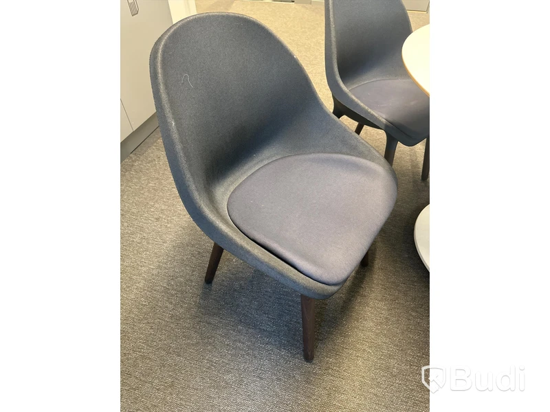 Runt matbord samt 6 st. Stolar