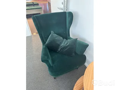 Fåtölj, stol, 3 st. små bord samt 2 st. skåp